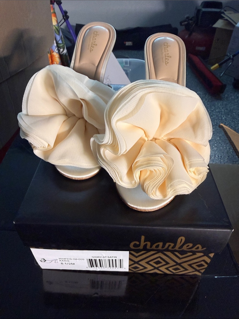 Karlie Ivory Floral Satin Slide Mules size 8 1/2